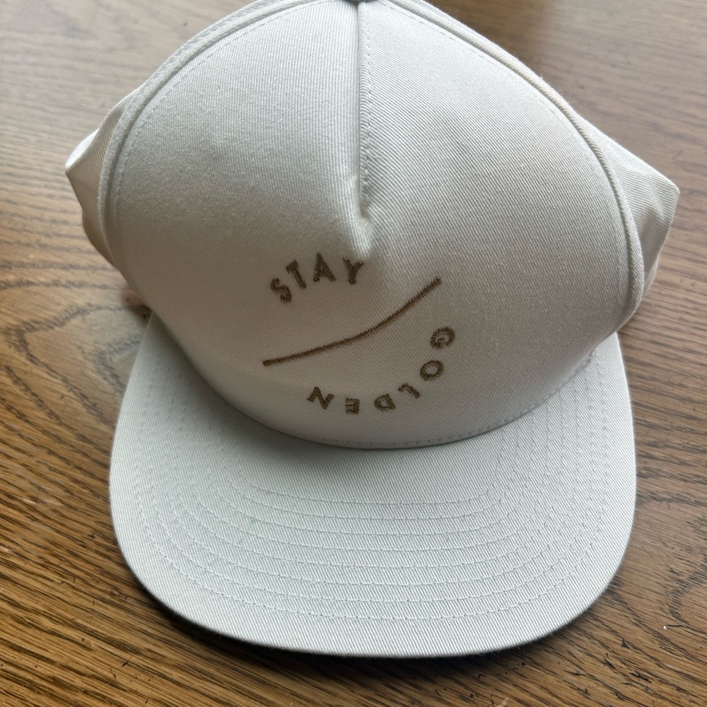 STAY GOLDEN HAT